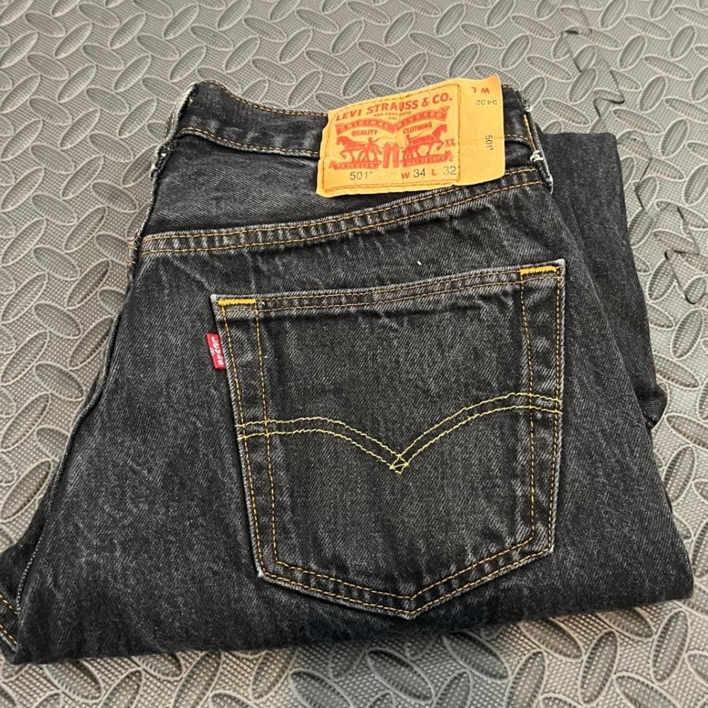 Levi 501 Original Fit Jeans Mens 34x32 Black Straight Leg Denim 00501-0226